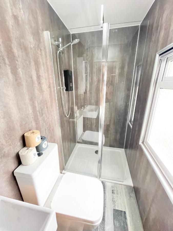 Cloud9 Guest House - By Coastline Retreats - Newly Renovated, Beautiful Ensuite Rooms Near Seafront In Town Centre, Netflix, Superfast Wifi, Communal Kitchen Борнмът Екстериор снимка