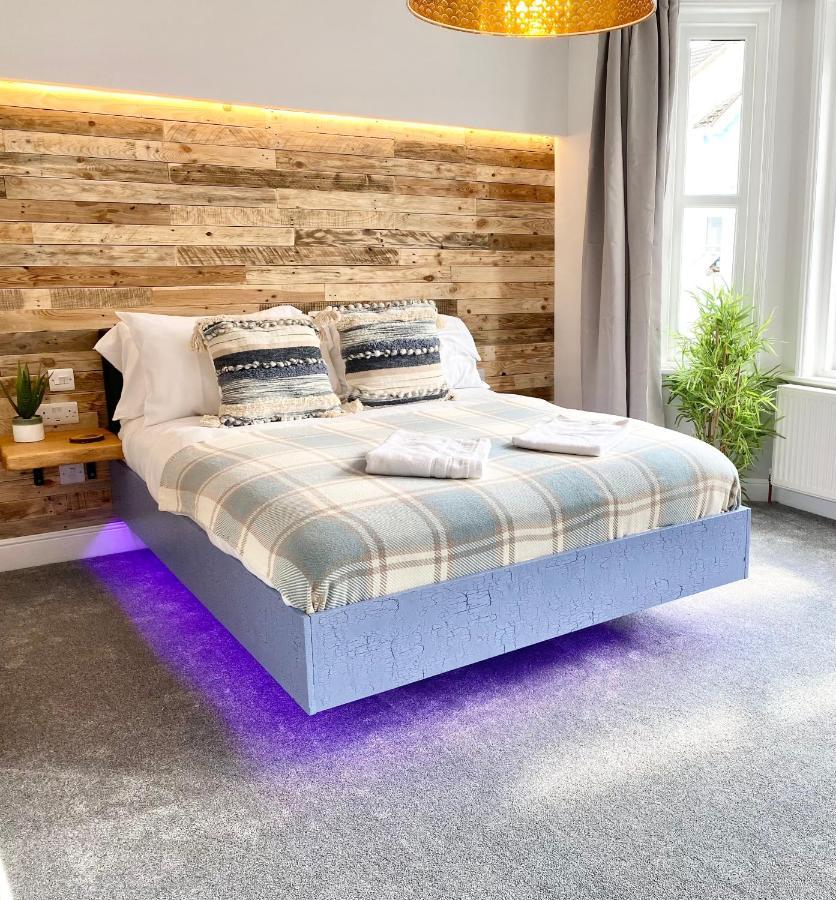 Cloud9 Guest House - By Coastline Retreats - Newly Renovated, Beautiful Ensuite Rooms Near Seafront In Town Centre, Netflix, Superfast Wifi, Communal Kitchen Борнмът Екстериор снимка